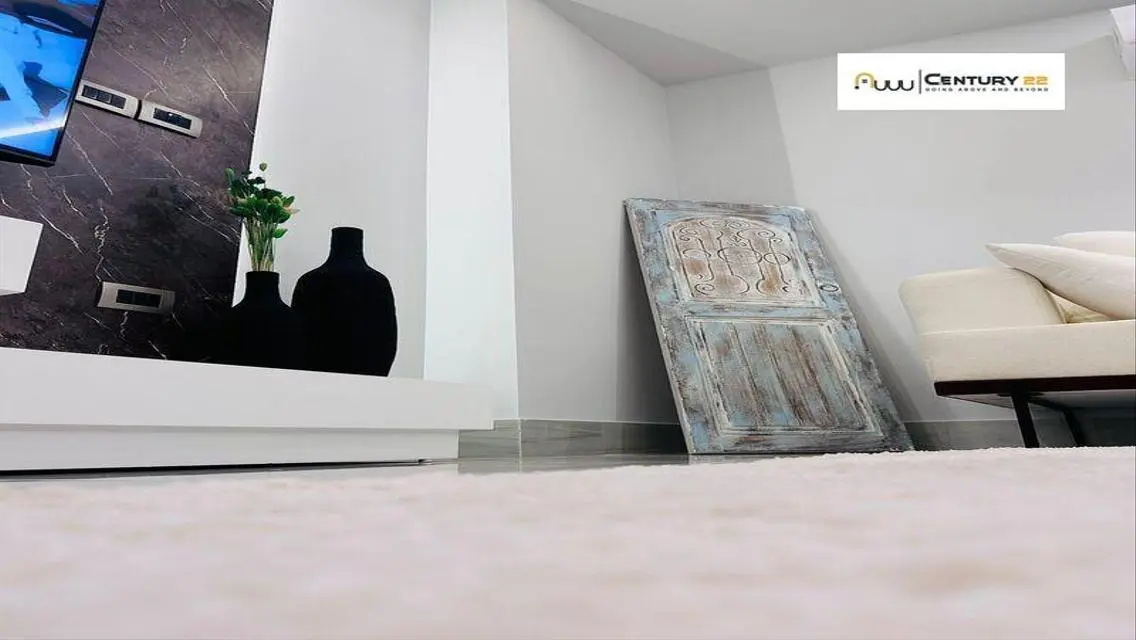 Luxury Apartment in Golden Square Gardens