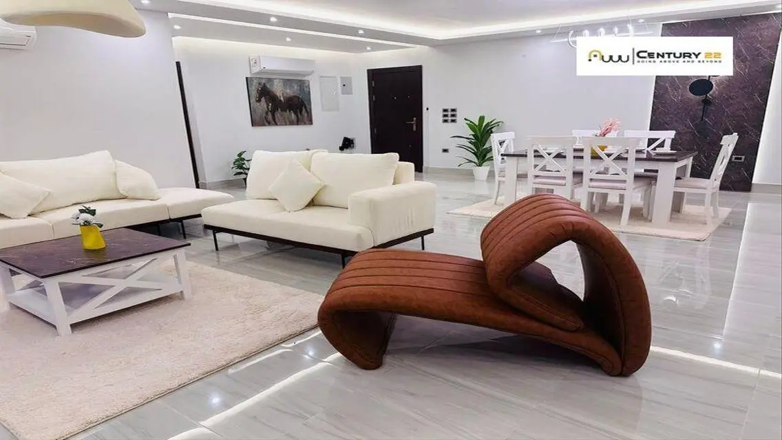 Luxury Apartment in Golden Square Gardens