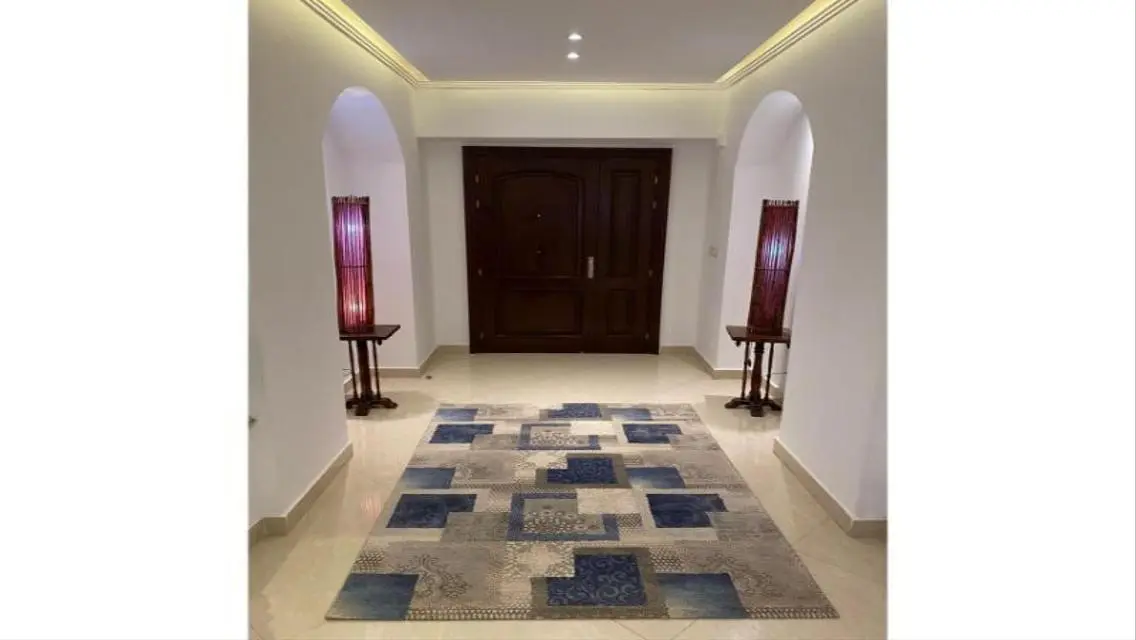 Luxurious Villa with Stunning Views and Private Garden