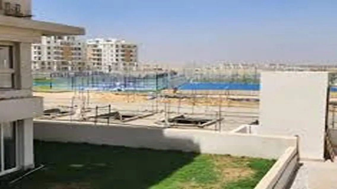 شقة فاخرة للبيع - مساحة واسعة مع إطلالة رائعة