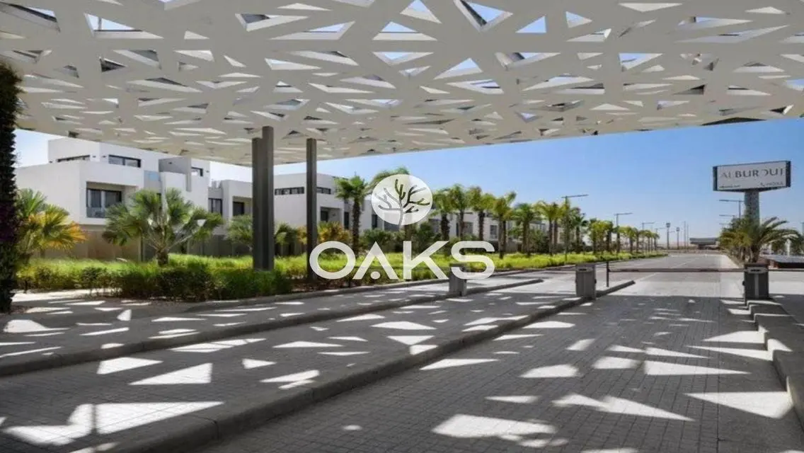 Luxury Villa for Sale with Expansive Space and Private Lake View