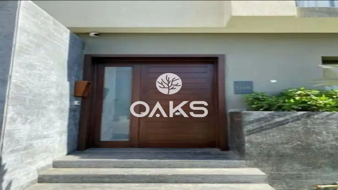 Luxury Villa for Sale with Expansive Space and Private Lake View