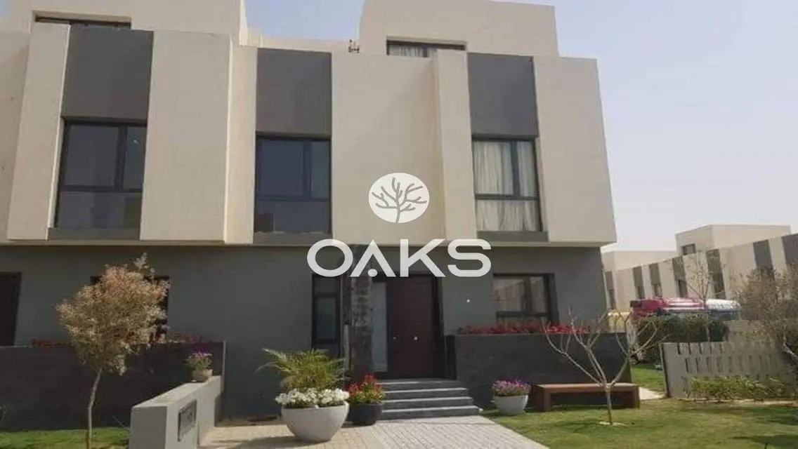 Luxury Villa for Sale with Expansive Space and Private Lake View