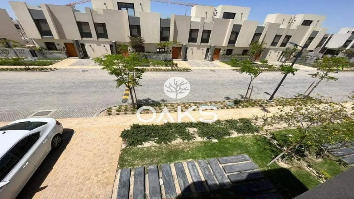 Luxury Villa for Sale with Expansive Space and Private Lake View