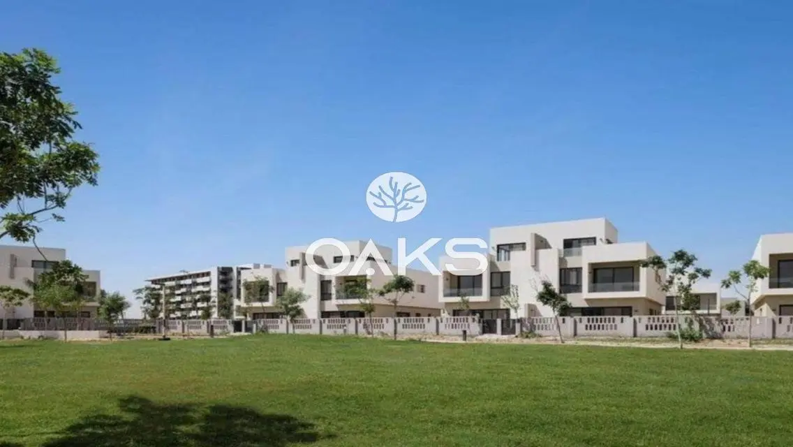 Luxury Villa for Sale with Expansive Space and Private Lake View