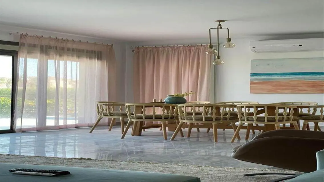 Luxury Villa for Sale with Stunning Lake Views