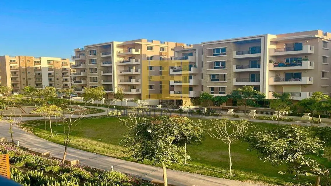 شقة فاخرة للبيع بمساحة 2025 متر