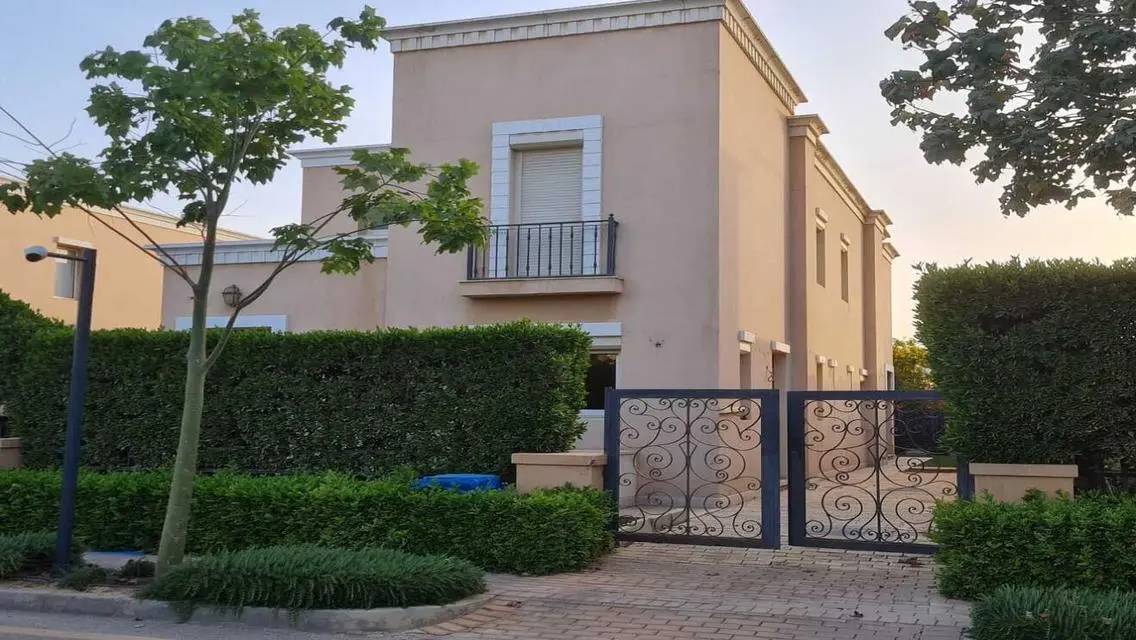 Luxury Apartment with Private Garden and Full Amenities