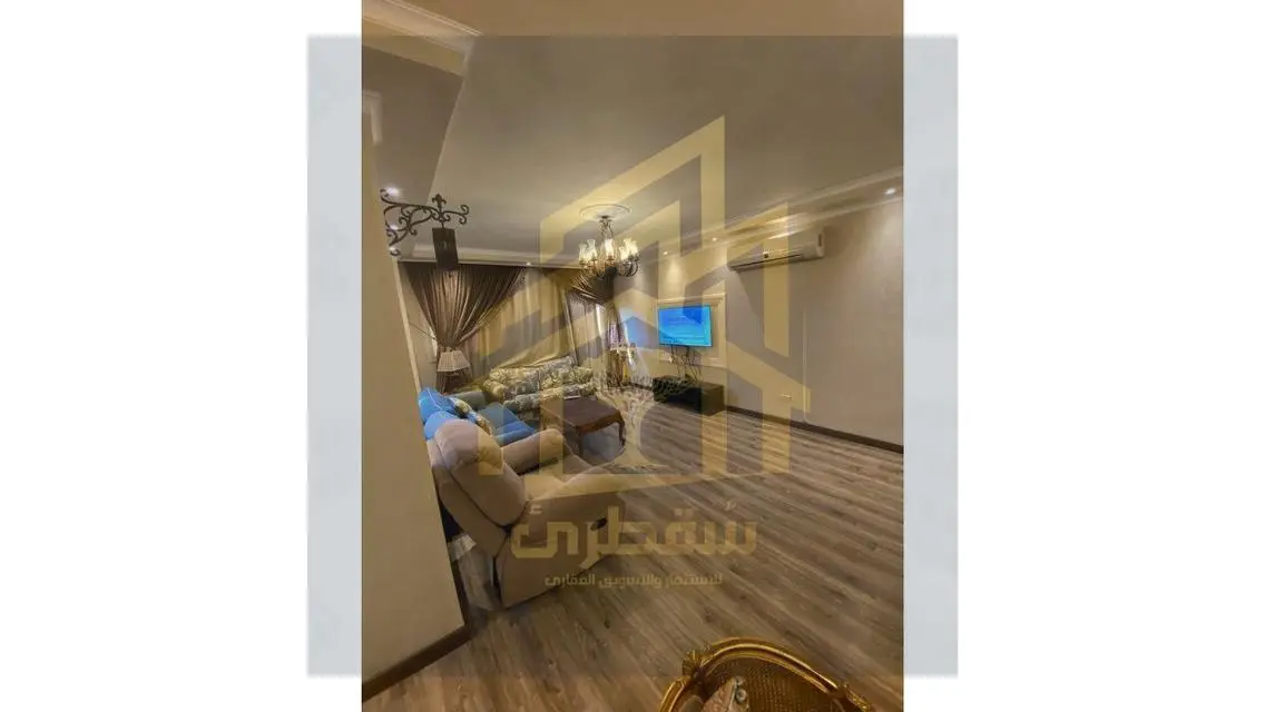 شقة فاخرة للبيع في موقع متميز بمساحة كبيرة