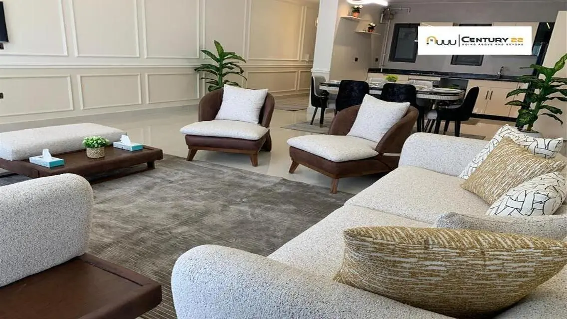 شقة مميزة مطلة على البحيرة في Golden Square