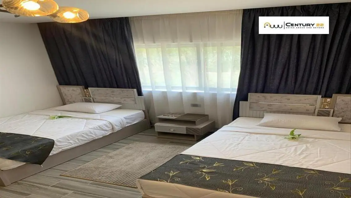شقة مميزة مطلة على البحيرة في Golden Square