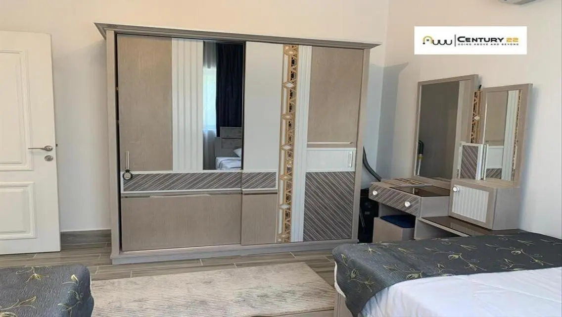 شقة مميزة مطلة على البحيرة في Golden Square