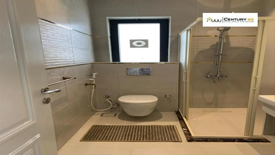 شقة مميزة مطلة على البحيرة في Golden Square