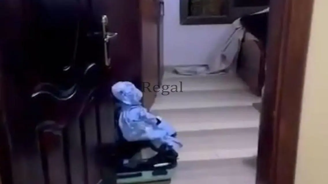 شقة فاخرة مع شرفة وخزائن حائط في قلب المدينة