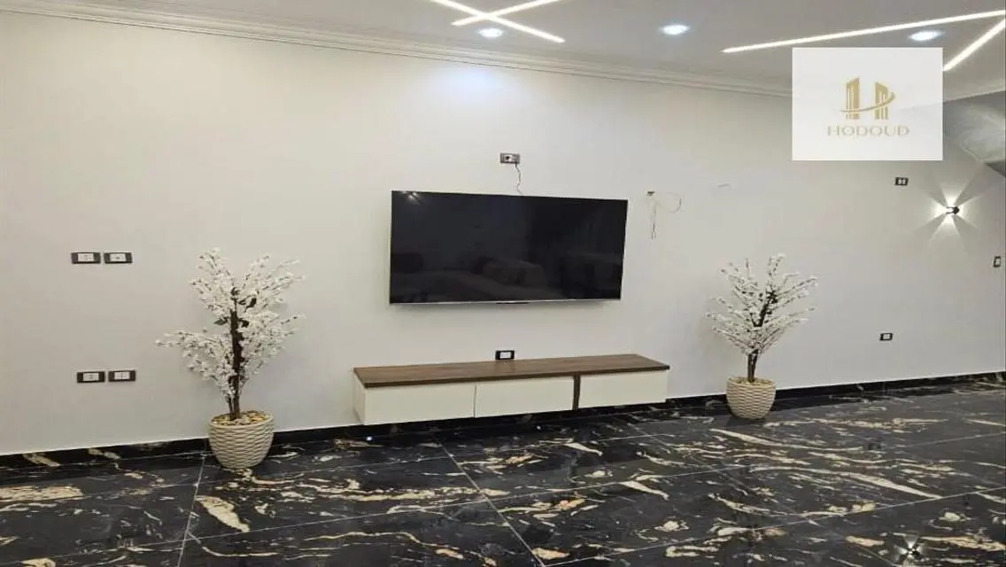 فيلا رائعة للبيع بمساحة 2000 متر