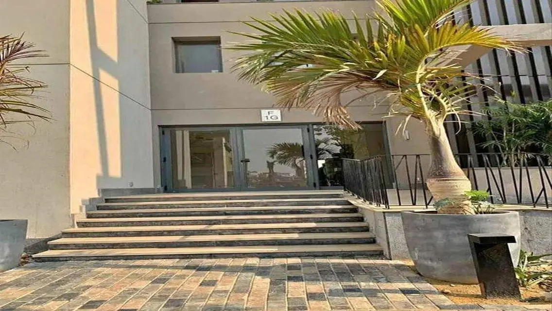 فيلا فاخرة للبيع في AUC بسعر 7,000,000 جنيه
