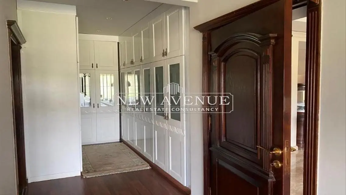 Luxury Villa with Spacious Living Area and Private Garden