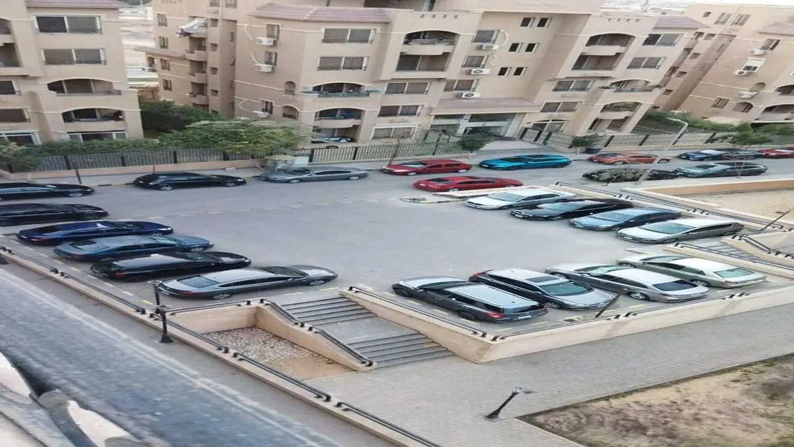 شقة فاخرة مع غرف دراسة وإطلالة مميزة