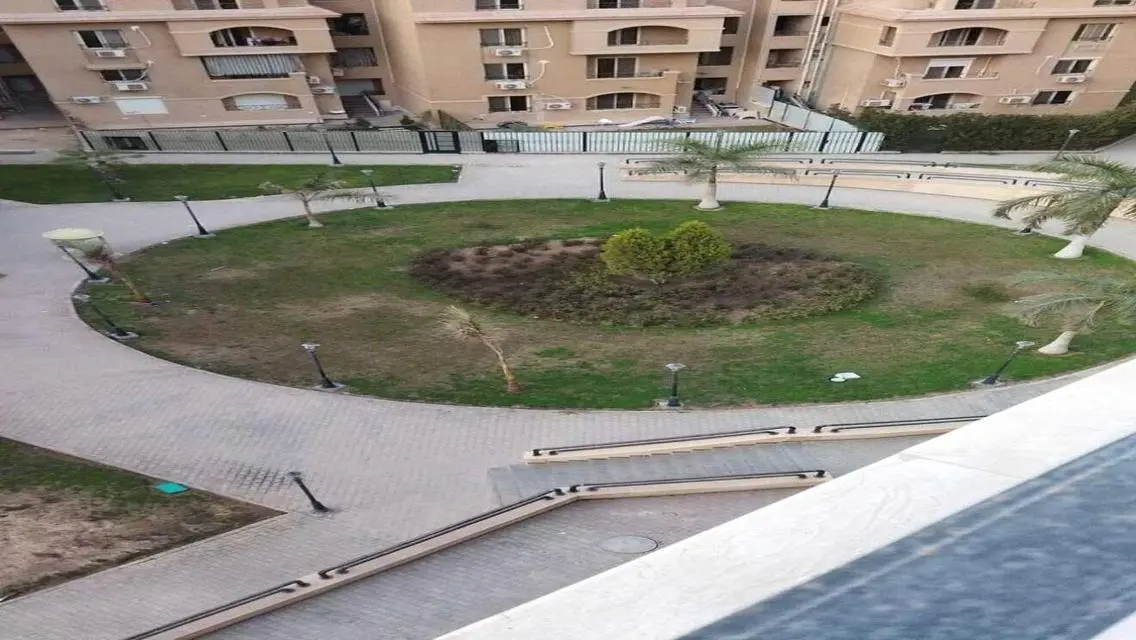 شقة فاخرة مع غرف دراسة وإطلالة مميزة