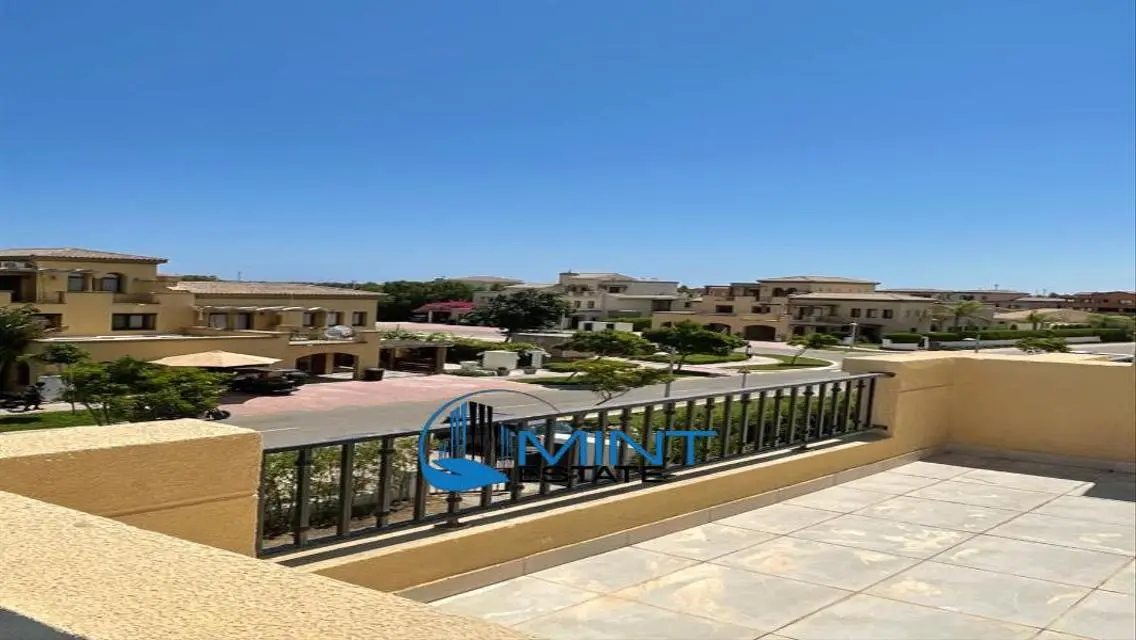 شقة فاخرة متاحة للبيع