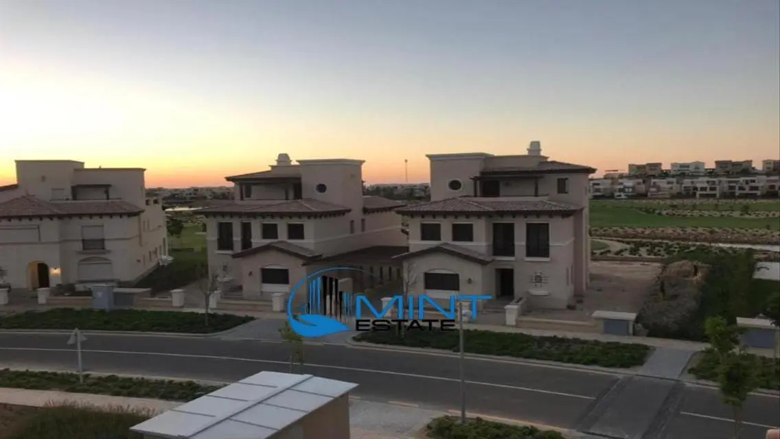 شقة فاخرة متاحة للبيع