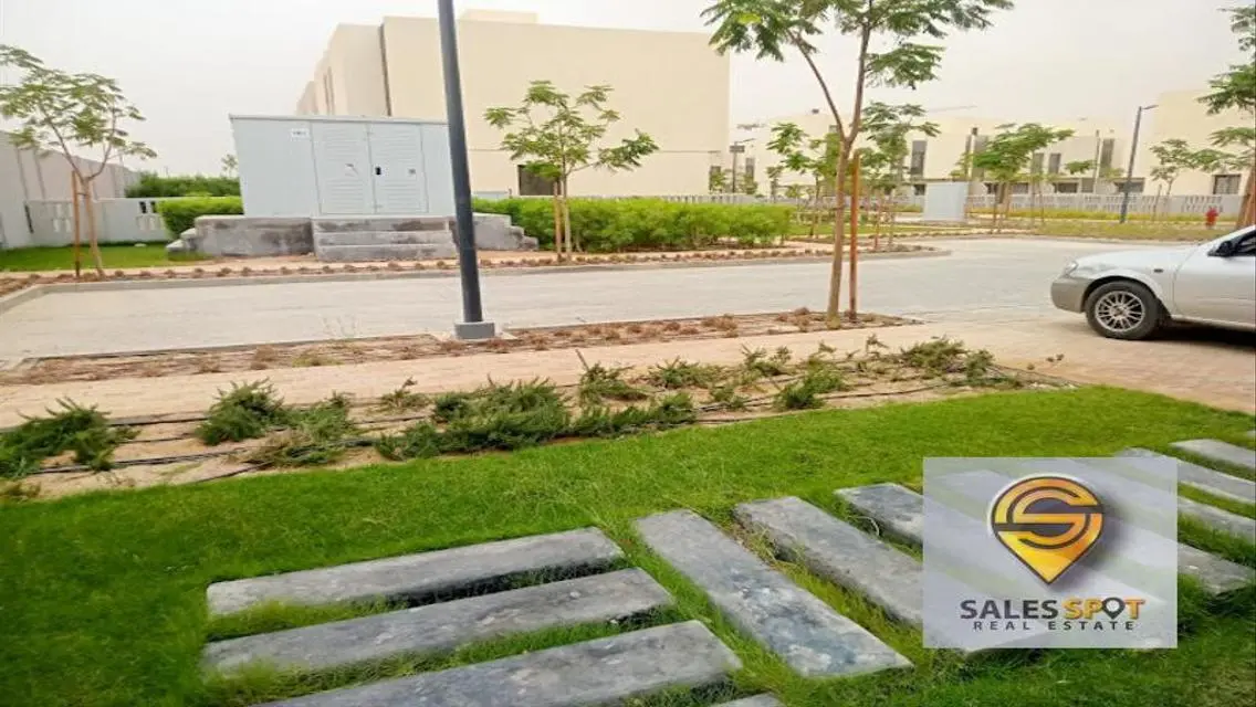 Town House in Al Burouj - Prime Location