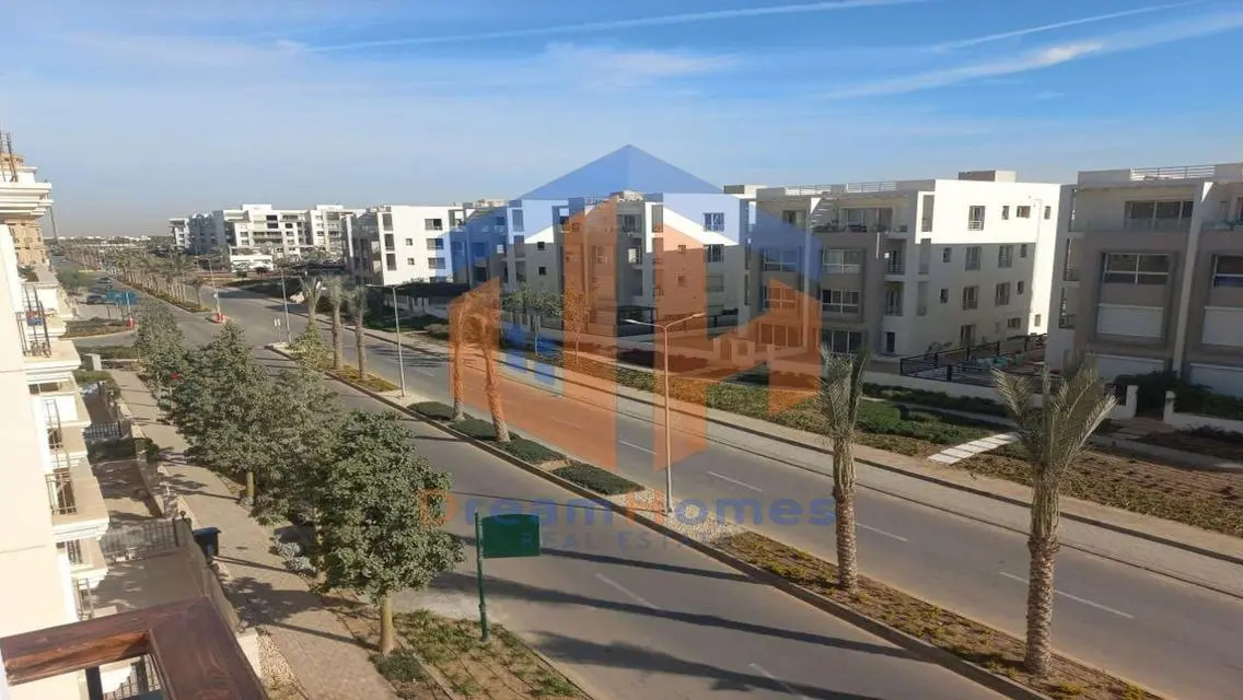 شقة فاخرة للبيع في موقع متميز