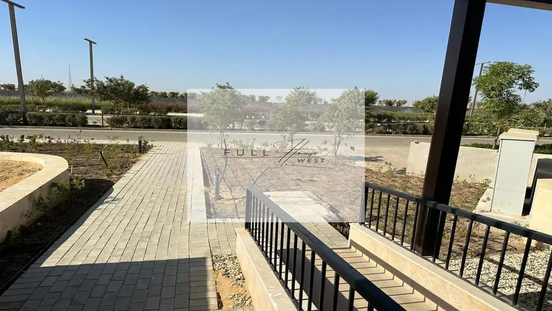 فيلا فاخرة بمساحة واسعة للبيع