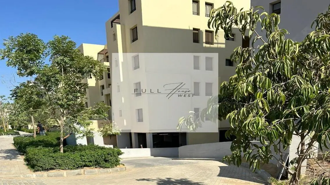 فيلا فاخرة بمساحة واسعة للبيع