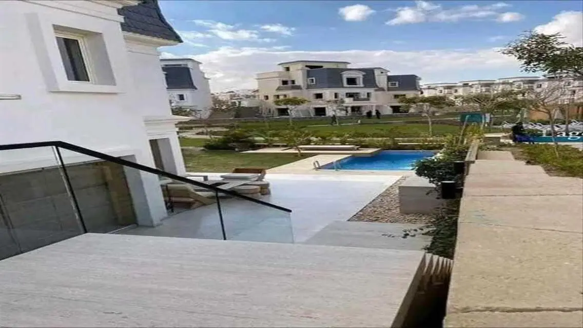 شقة فاخرة للبيع مع جميع المرافق في موقع متميز