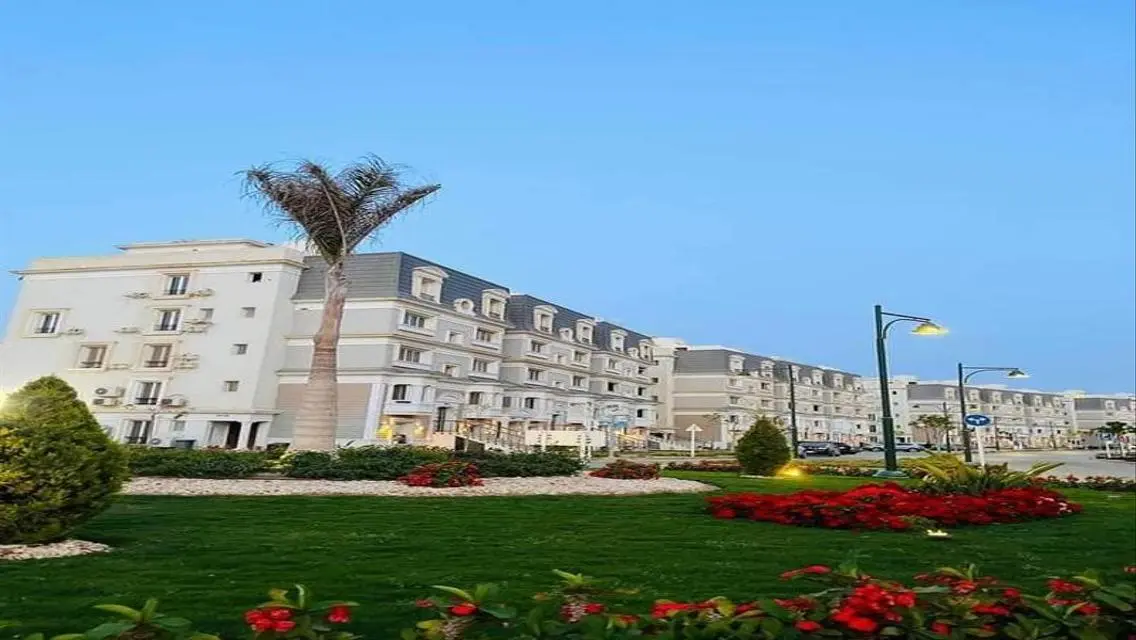 شقة فاخرة للبيع مع جميع المرافق في موقع متميز