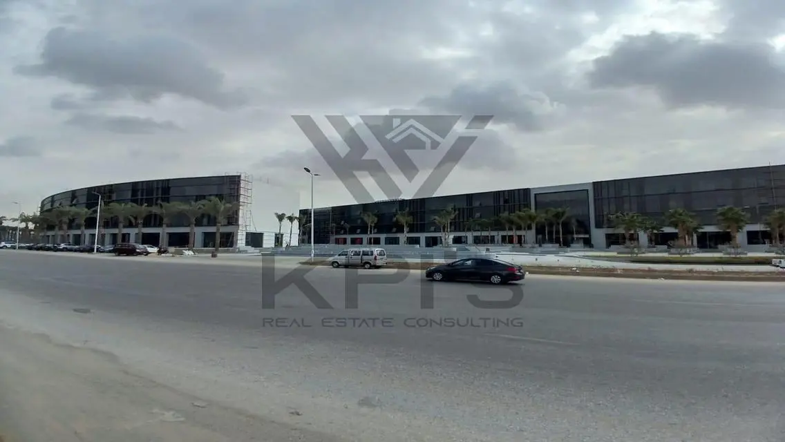 Luxury Lake View Apartment in New Cairo