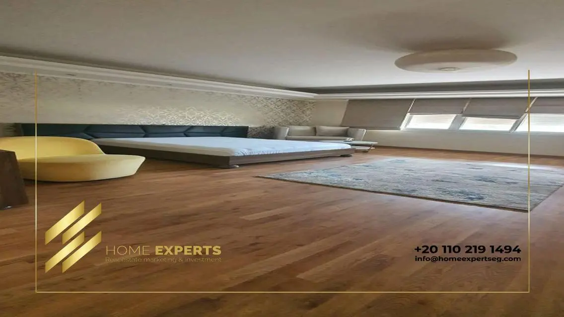 Luxury Villa with Spacious Garden and Security Guard