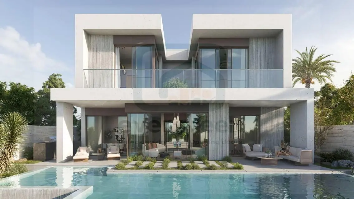 Luxurious Villa for Sale with Spacious Living and Private Garden