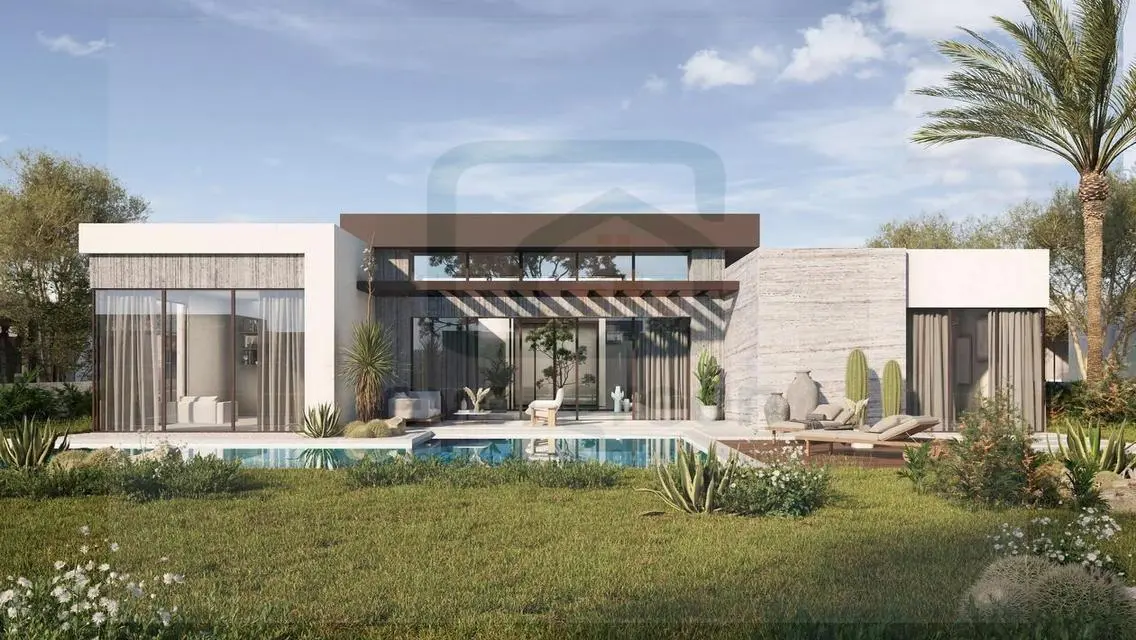 Luxurious Villa for Sale with Spacious Living and Private Garden