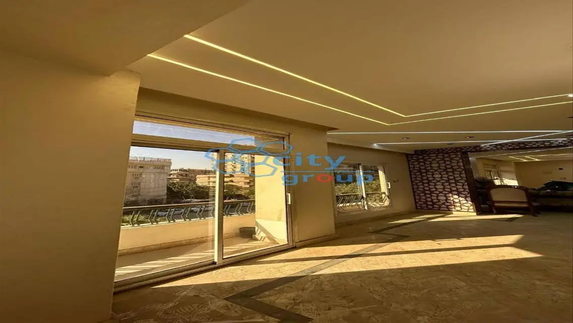 عقار مميز بمساحة واسعة ومرافق فاخرة