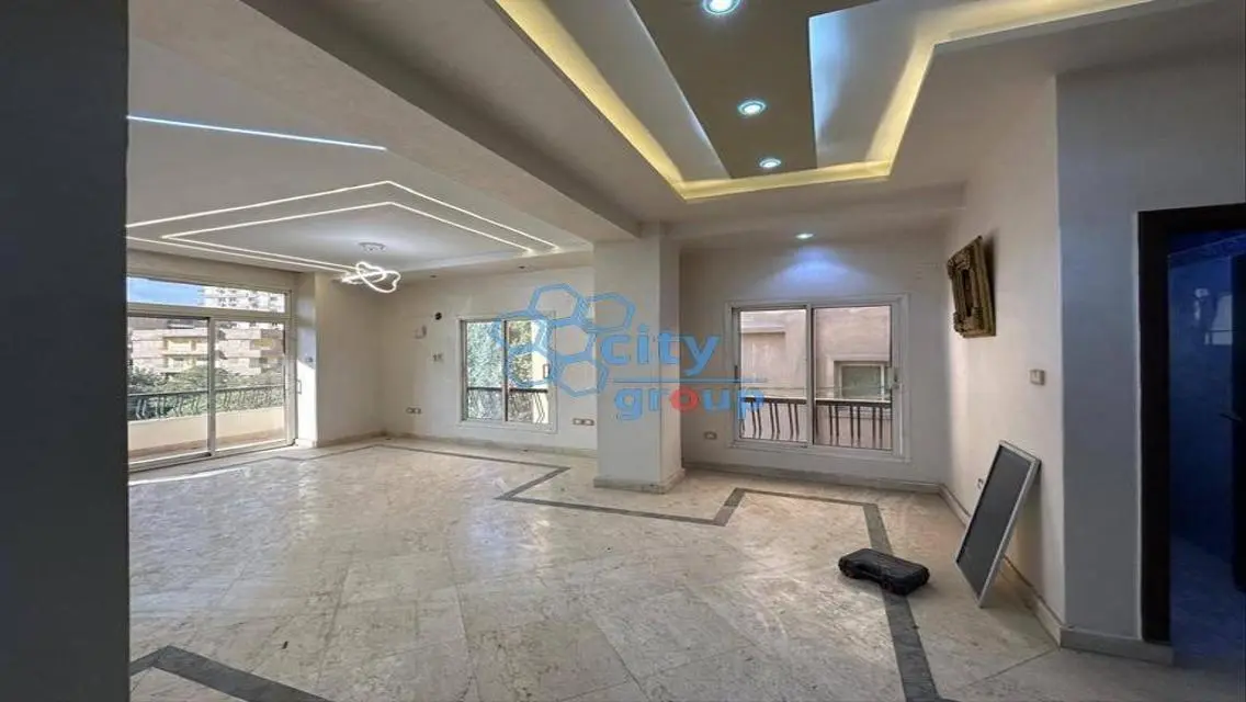 عقار مميز بمساحة واسعة ومرافق فاخرة