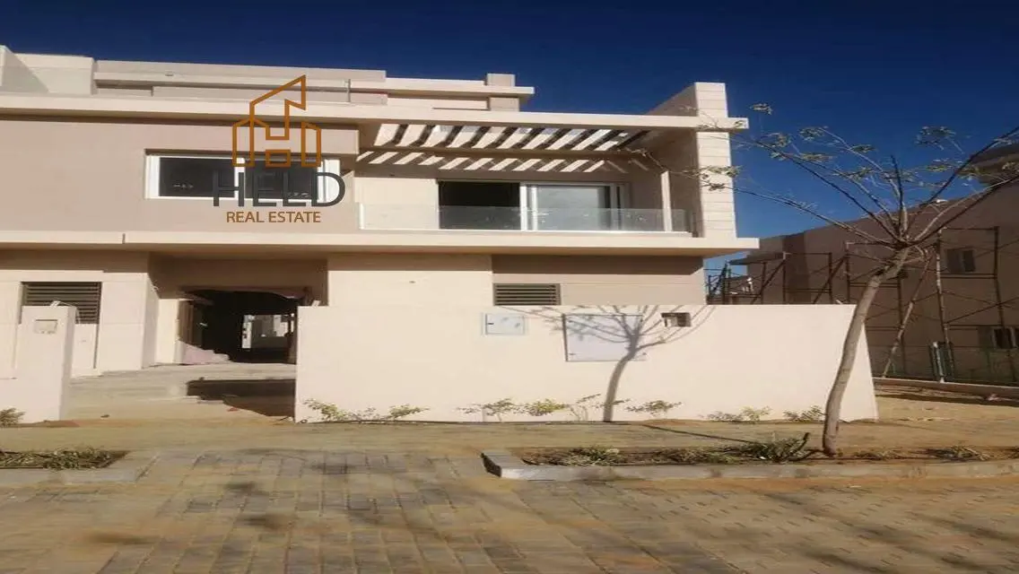 Luxury Property with 10 Rooms, Private Pool & Garden