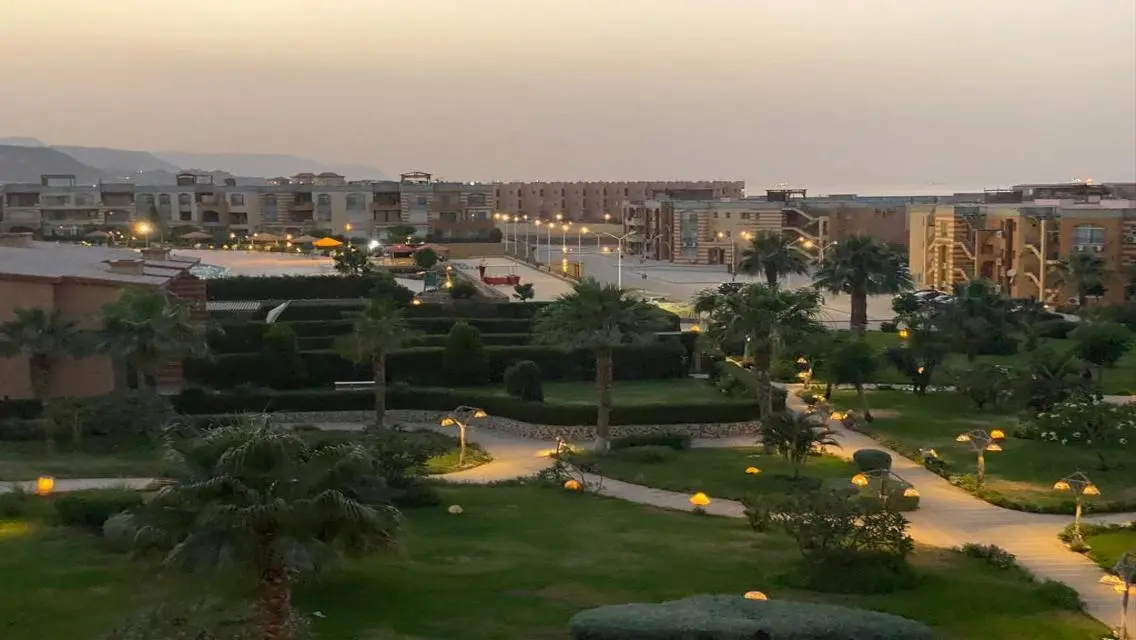 Luxury Apartment in Blumar - The Summit