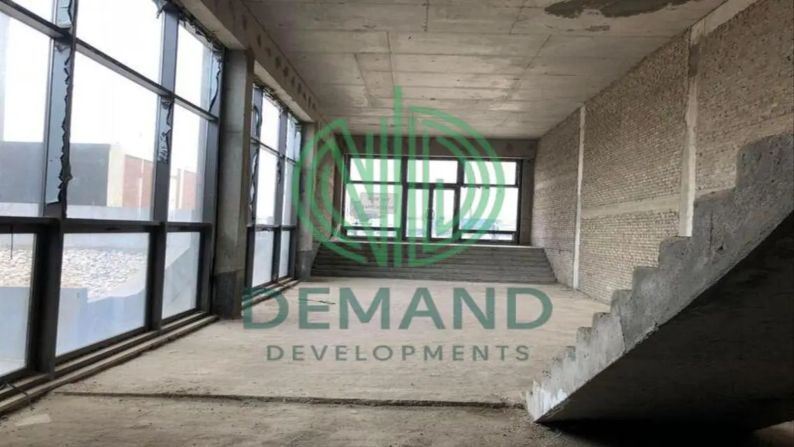Luxury Apartment with Spacious Area and Excellent Amenities
