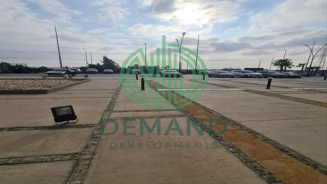 Luxury Apartment with Spacious Area and Excellent Amenities