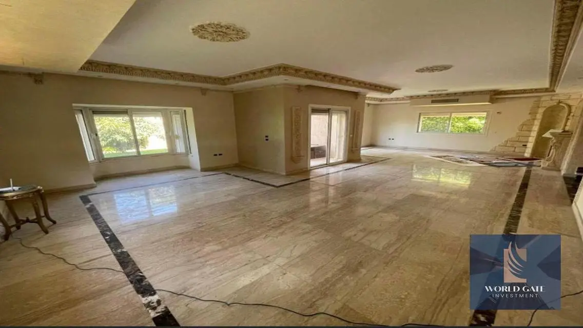 Luxury Property with Balcony and Private Garden in Southpark