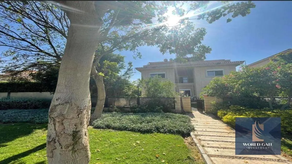 Luxury Property with Balcony and Private Garden in Southpark