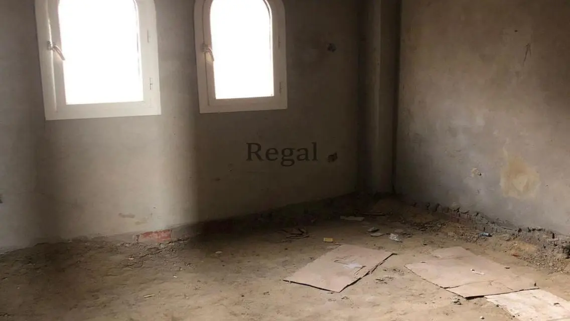 شقة فاخرة للبيع بمساحة واسعة