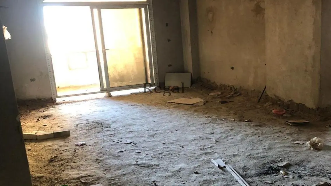 شقة فاخرة للبيع بمساحة واسعة