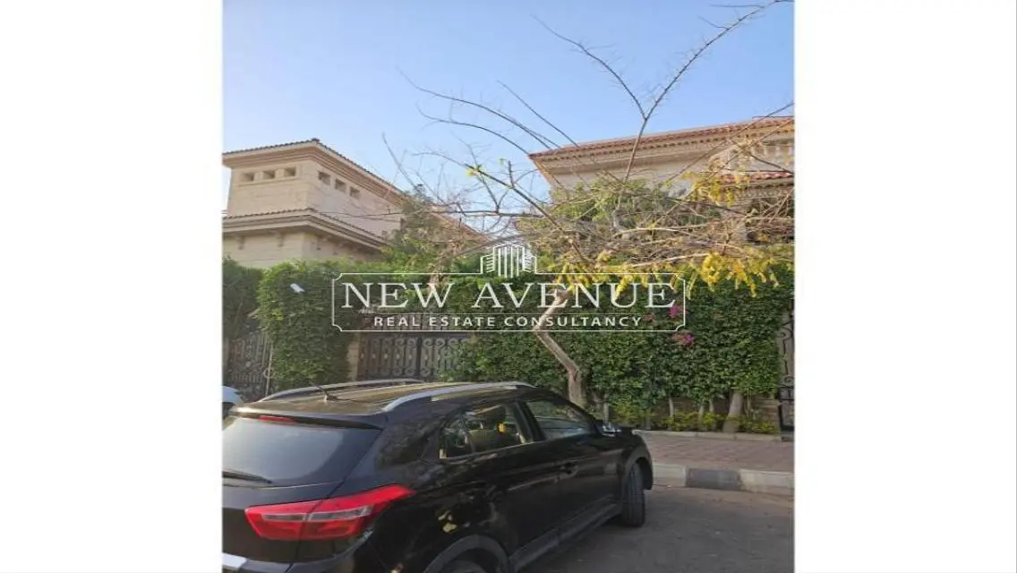 Luxurious Apartment with Private Garden in a Prime Location
