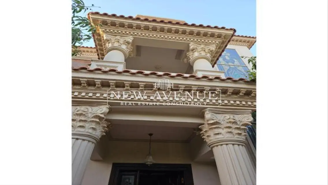 Luxurious Apartment with Private Garden in a Prime Location