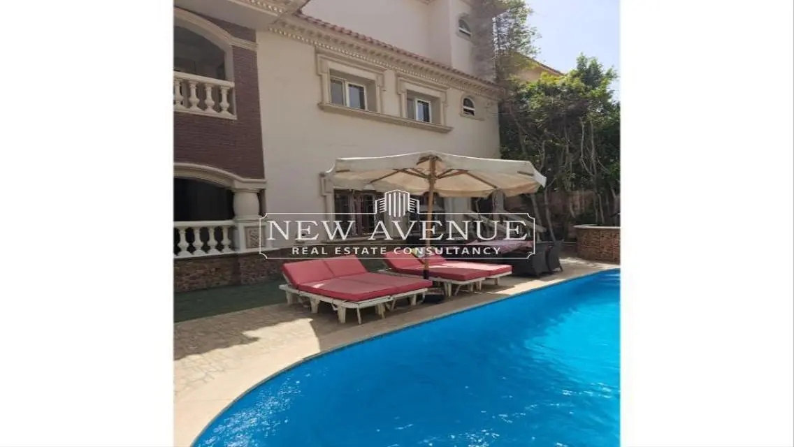 Luxurious Apartment with Private Garden in a Prime Location