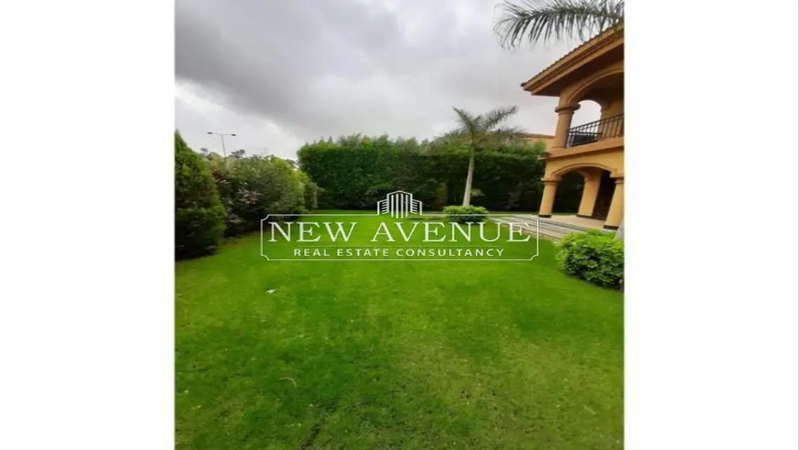 Luxurious Apartment with Private Garden in a Prime Location