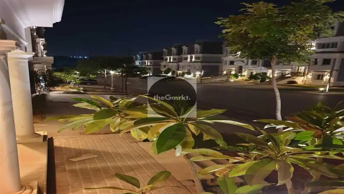 Luxury Apartment in Giza Plateau with Mountain View